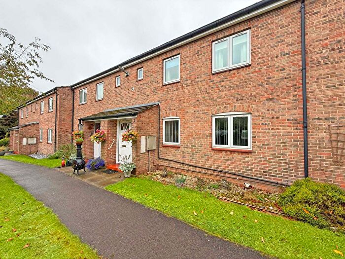 2 Bedroom Flat For Sale In Danes Dyke, Newby, Scarborough, YO12