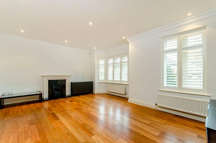 4 Bedroom Property To Rent In Arcadian Place, Southfields, London, SW18
