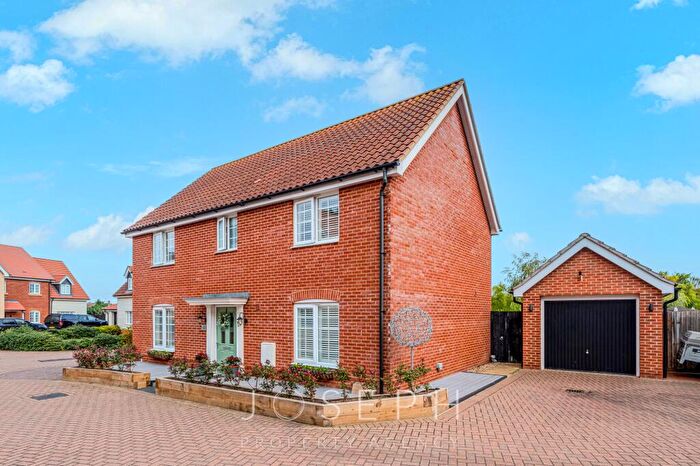 4 Bedroom Detached House For Sale In Paddock Close, Kirton, IP10