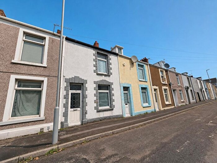 2 Bedroom Terraced House For Sale In Oxford Street, Swansea, SA1