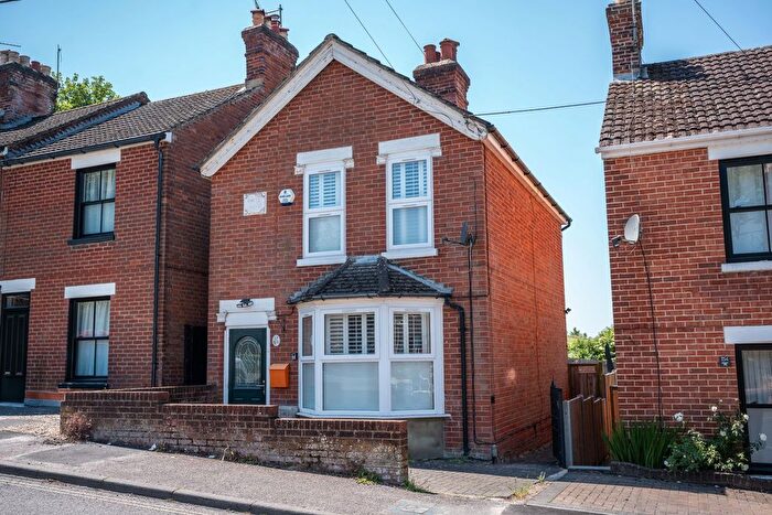 2 Bedroom Detached House For Sale In Old Winton Road, Andover, SP10