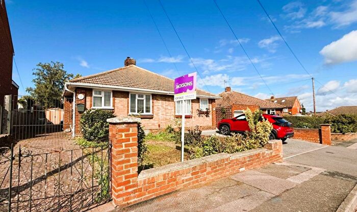 1 Bedroom Semi-Detached Bungalow For Sale In Wentworth Drive, Rainham, ME8