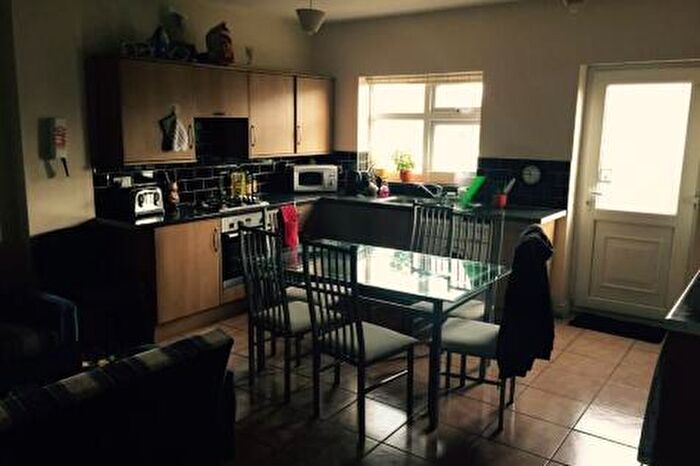 6 Bedroom Semi-Detached House To Rent In Brunswick Street, CV31