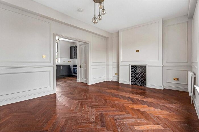 2 Bedroom Apartment For Sale In Middleton Road, London, E8