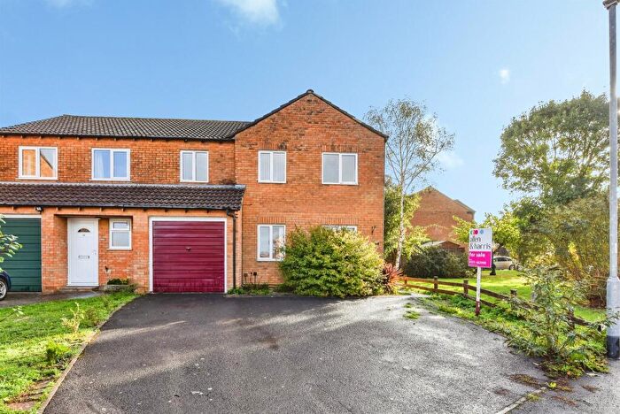 4 Bedroom Semi-Detached House For Sale In Chestnut Close, Frome, BA11