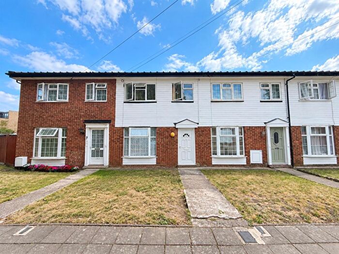 3 Bedroom Terraced House For Sale In Bixley Close, Southall, UB2