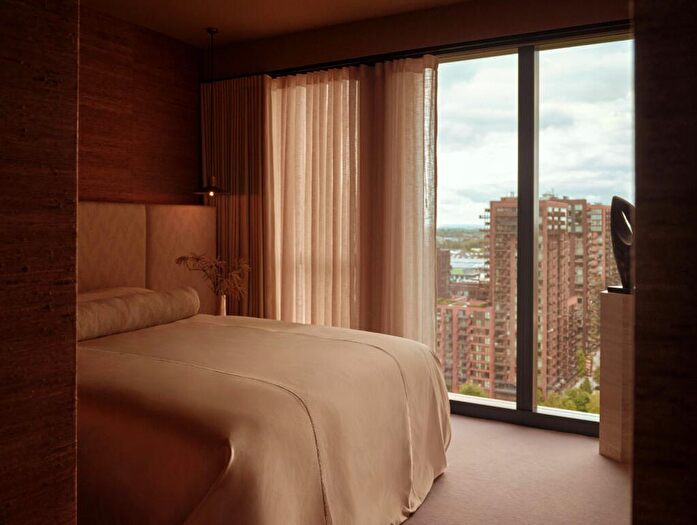 2 Bedroom Flat For Sale In Nine Elms Lane, London, SW8
