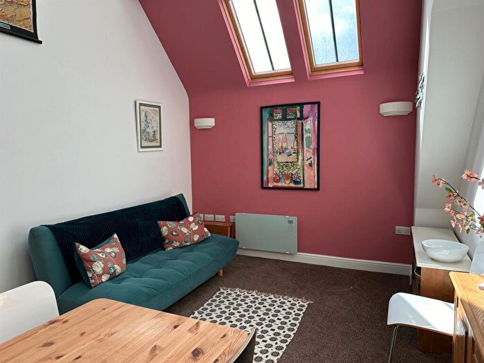 1 Bedroom Penthouse To Rent In Albert Street, Hebden Bridge, HX7