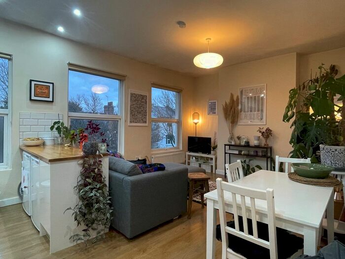 1 Bedroom Flat To Rent In Crystal Palace Road, London, SE22