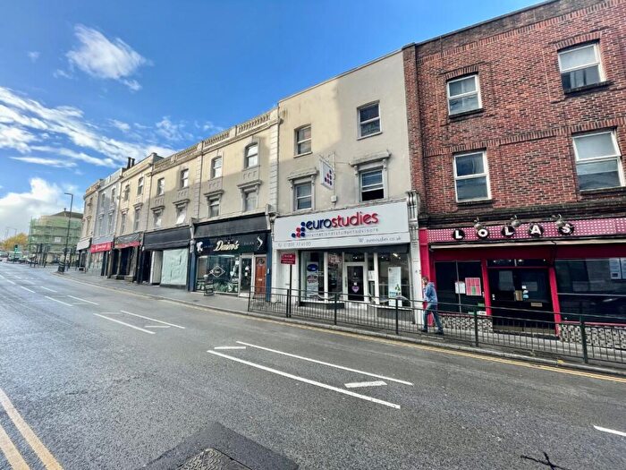 2 Bedroom Apartment To Rent In A Commercial Road, Bournemouth, Dorset, BH2