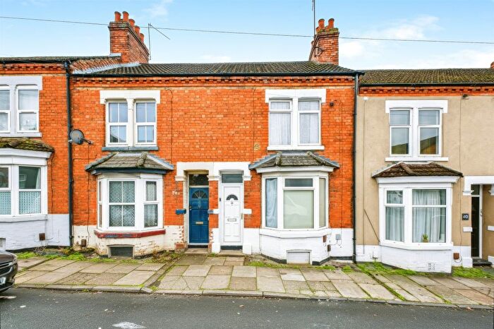 3 Bedroom Terraced House For Sale In Leslie Road, Northampton, NN2