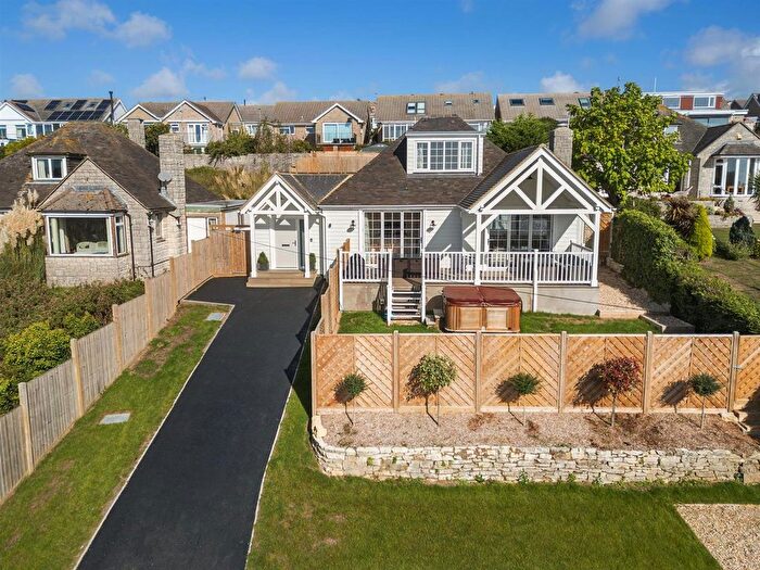 4 Bedroom Detached Bungalow For Sale In Southdown Avenue, Weymouth, DT3