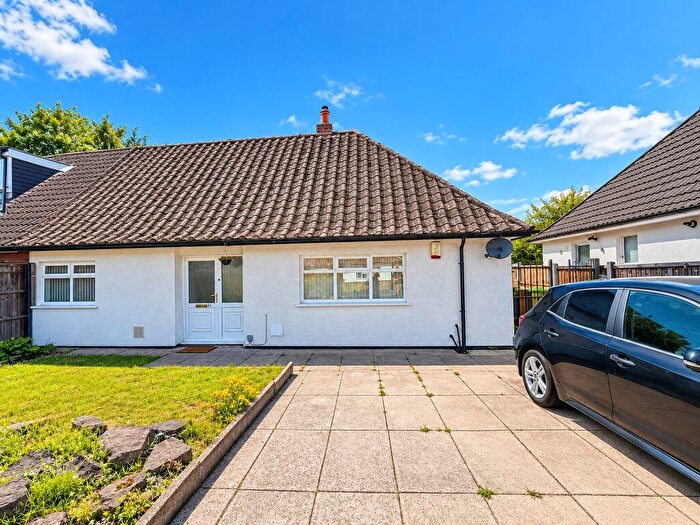 2 Bedroom Bungalow To Rent In Bedroom Bungalow - Orston Drive, Nottingham, NG8