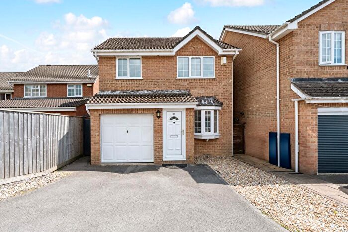 3 Bedroom Detached House For Sale In Linnet Road, Poole, BH17