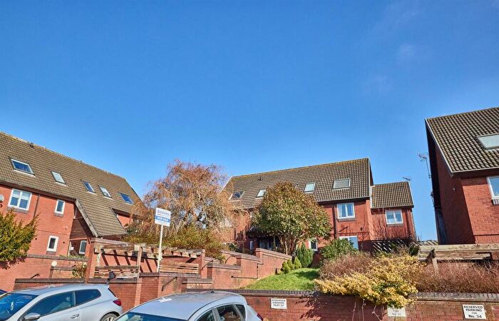2 Bedroom Apartment For Sale In Clifton Court, Hinckley, LE10