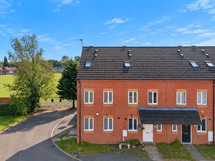 3 Bedroom Town House For Sale In Tenter Close, Sutton-In-Ashfield, Nottinghamshire, NG17