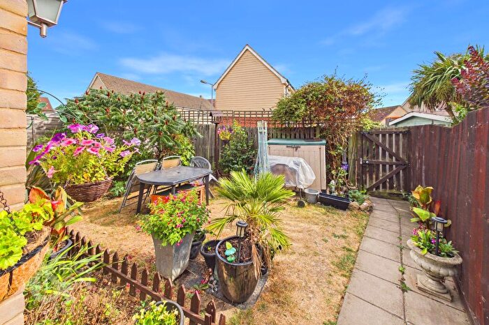 2 Bedroom End Of Terrace House For Sale In Kestrel Avenue, Queens Hill, Norwich, NR8