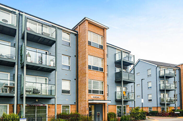 1 Bedroom Apartment For Sale In Kennett Lane, Chertsey, Surrey, KT16