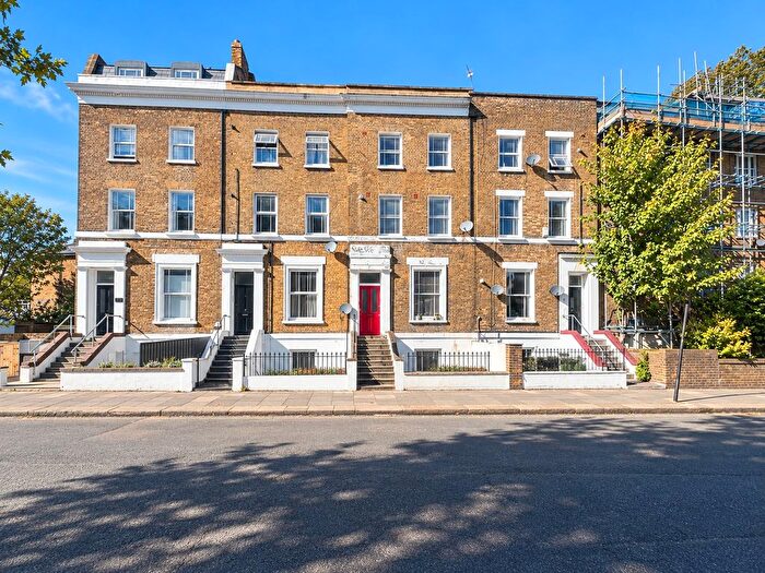 3 Bedroom Flat For Sale In Coldharbour Lane, London, SE5
