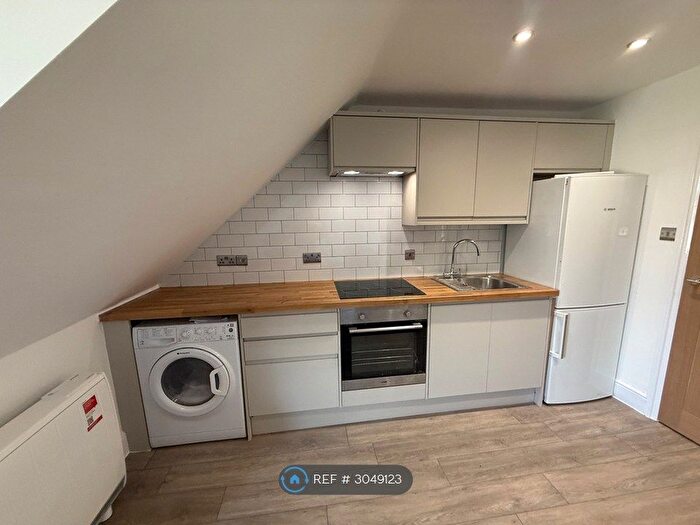 1 Bedroom Flat To Rent In Basingstoke Road, Reading, RG2