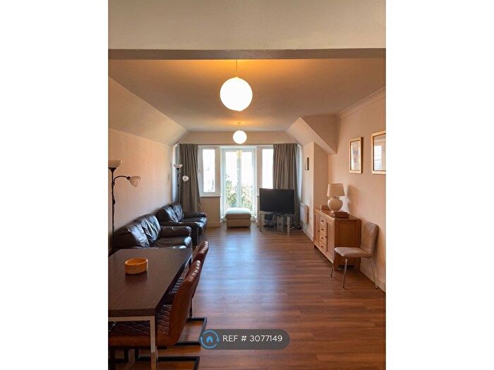 2 Bedroom Flat To Rent In Benedictine Place, St Albans, AL1