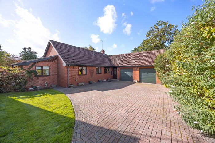 4 Bedroom Detached Bungalow For Sale In Kempsfield, Devizes, Wiltshire, SN10