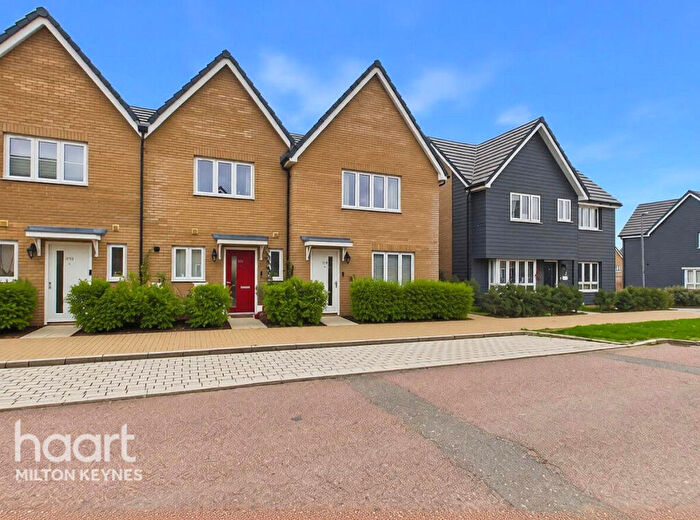 3 Bedroom Semi-Detached House For Sale In Priestley Drive, Milton Keynes, MK4