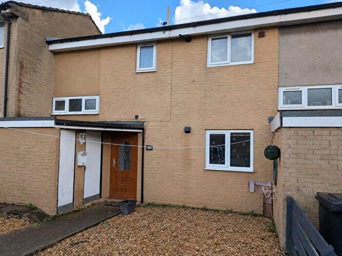 2 Bedroom Town House For Sale In Parkside Terrace, Cullingworth, Bradford, BD13