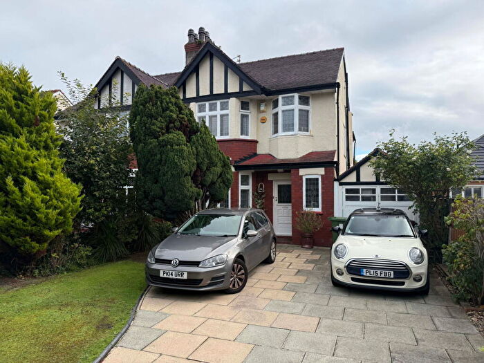 4 Bedroom Semi-Detached House For Sale In Roe Lane, Southport, PR9