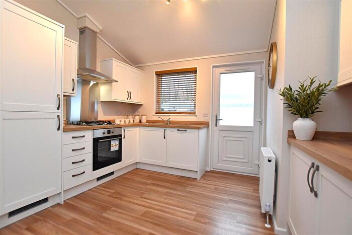 2 Bedroom Park Home For Sale In James Estate, Ruabon, LL14