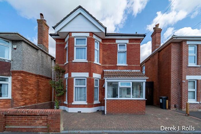 3 Bedroom Detached House For Sale In Highfield Road, Bournemouth, BH9
