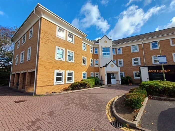 2 Bedroom Flat For Sale In International Way, Sunbury-On-Thames, TW16