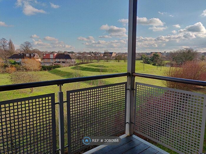 2 Bedroom Flat To Rent In Challenge Court, Twickenham, TW2