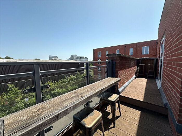 1 Bedroom Flat For Sale In Robertson Way, Basingstoke, Hampshire, RG21