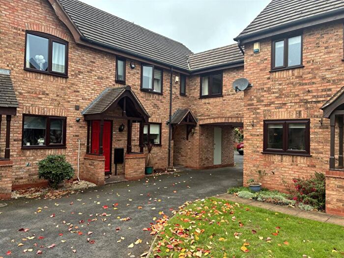 2 Bedroom Town House For Sale In Bartholemews Lane, Bromsgrove, B61