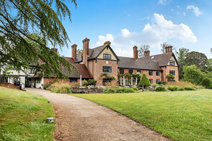2 Bedroom Retirement Property For Sale In Stanbridge Manor, Stanbridge Earls, Mortimer Drive, Romsey, Hampshire, SO51