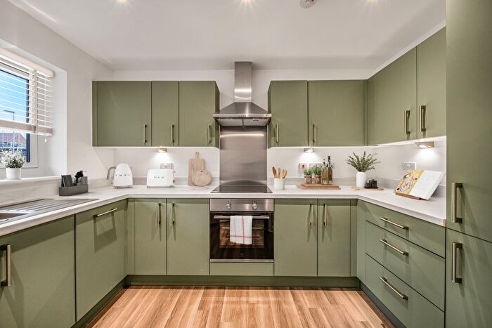 4 Bedroom Semi-Detached House For Sale In Forsythia Road, Ely, CB6