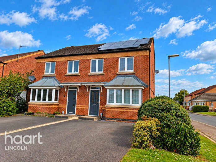 3 Bedroom Semi-Detached House For Sale In Newton Drive, Cherry Willingham, LN3
