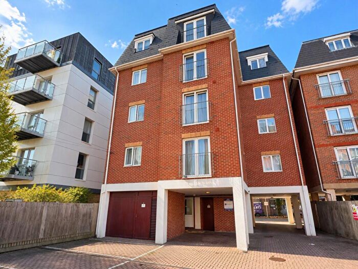 1 Bedroom Flat To Rent In Vectis Way, Cosham, PO6