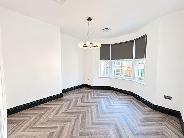 3 Bedroom Flat To Rent In Steine Lane, Brighton, BN1