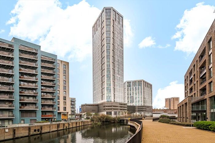 2 Bedroom Flat To Rent In Sky View Tower, Stratford, E15