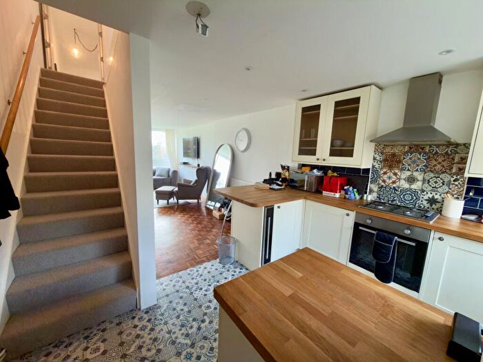 2 Bedroom Flat For Sale In Hailey Place, Cranleigh, Surrey, GU6
