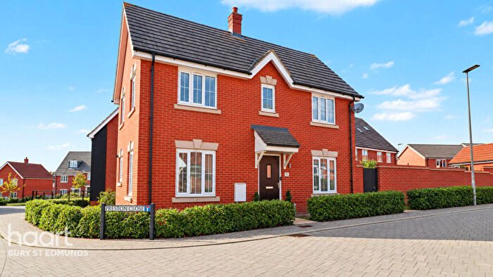 3 Bedroom Detached House For Sale In Preston Close, Bury St Edmunds, IP32