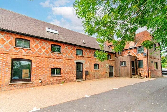 2 Bedroom Apartment For Sale In Farm Lane, Great Bedwyn, Marlborough, Wiltshire, SN8