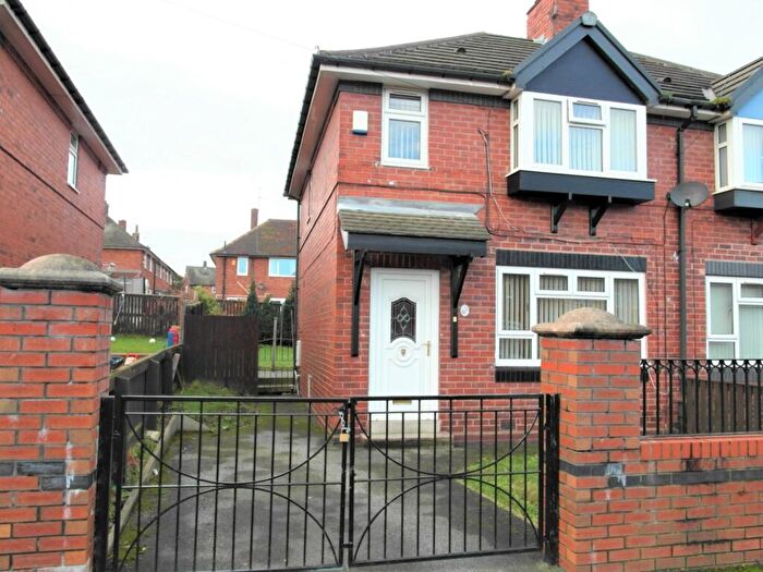 2 Bedroom Semi-Detached House To Rent In Winrose Avenue, Middleton, LS10