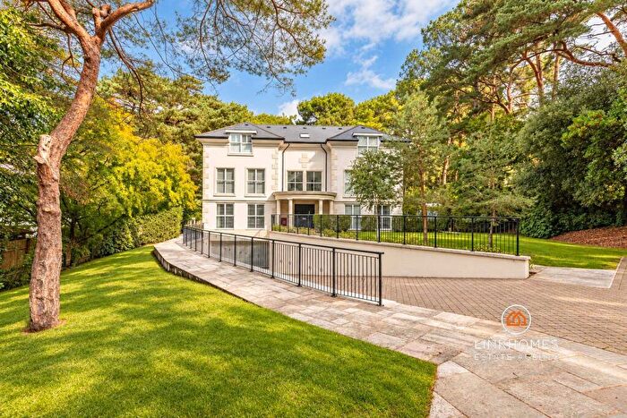 3 Bedroom Apartment For Sale In Lilliput Road, Poole, BH14
