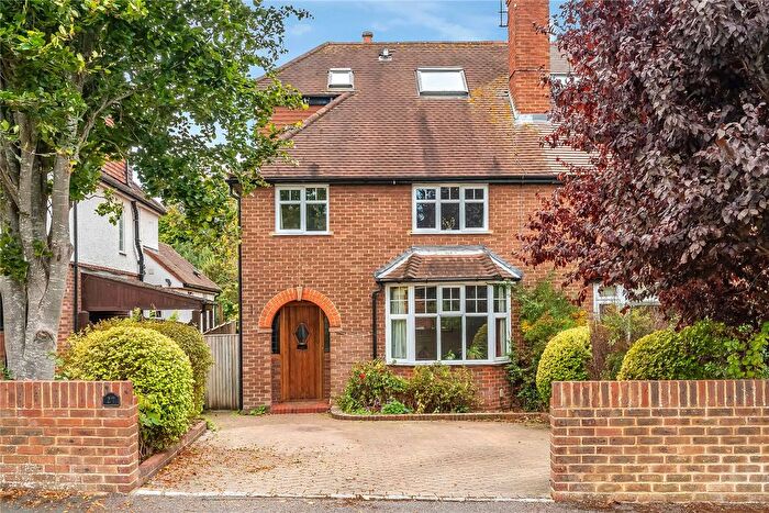4 Bedroom Semi-Detached House For Sale In Guildford, Surrey, GU2