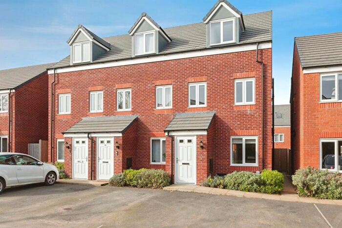 3 Bedroom Town House For Sale In Deacon Close, Fleckney, Leicester, LE8
