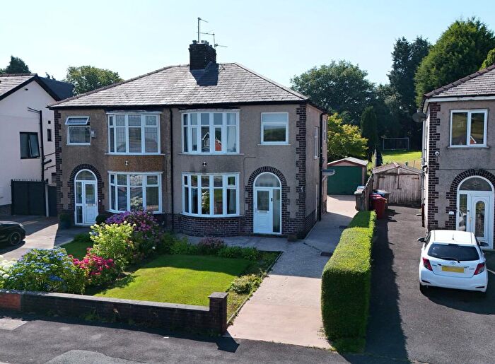 3 Bedroom Semi-Detached House For Sale In Yew Tree Drive, Blackburn, BB2