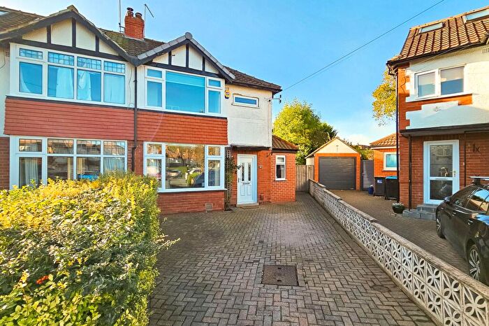 3 Bedroom Semi-Detached House For Sale In Halstead Road, Harrogate, HG2